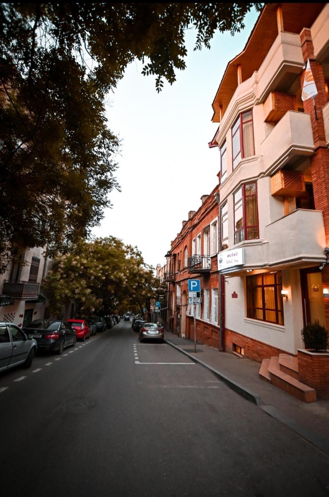 Hotel Well Inn Тбилиси Екстериор снимка