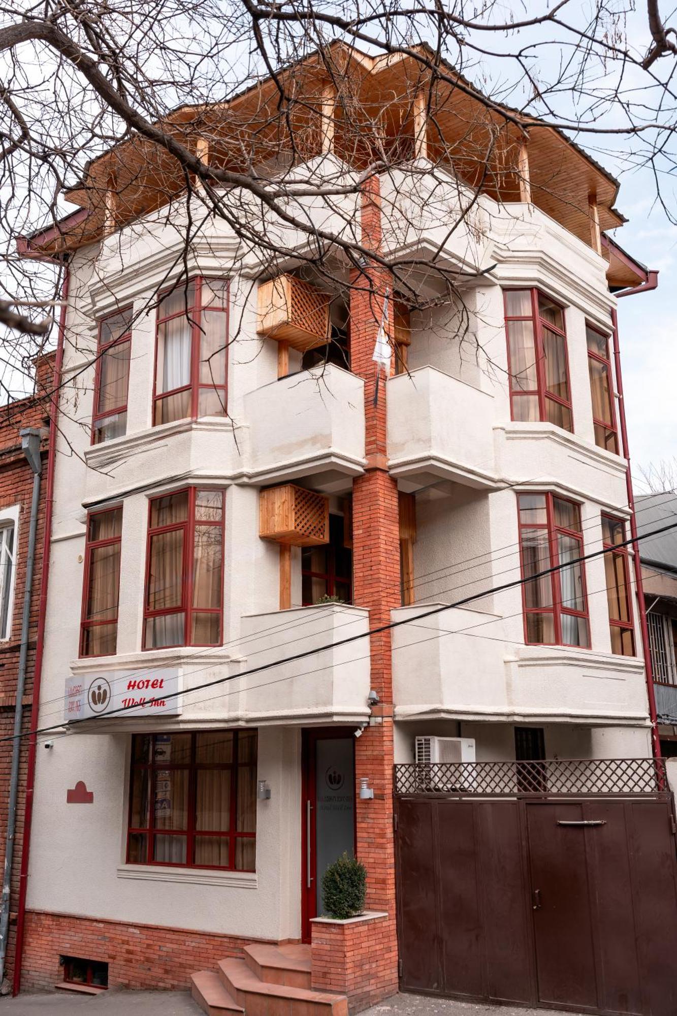 Hotel Well Inn Тбилиси Екстериор снимка