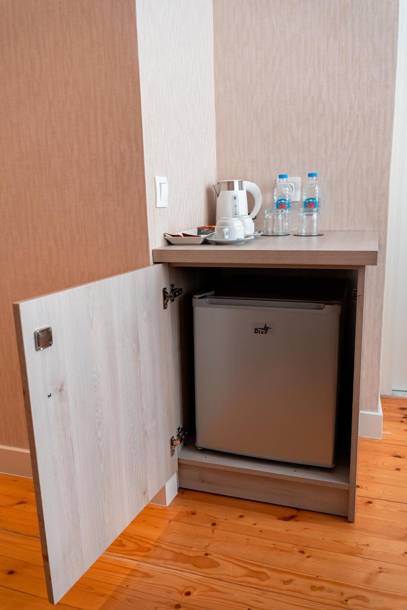 Hotel Well Inn Тбилиси Екстериор снимка