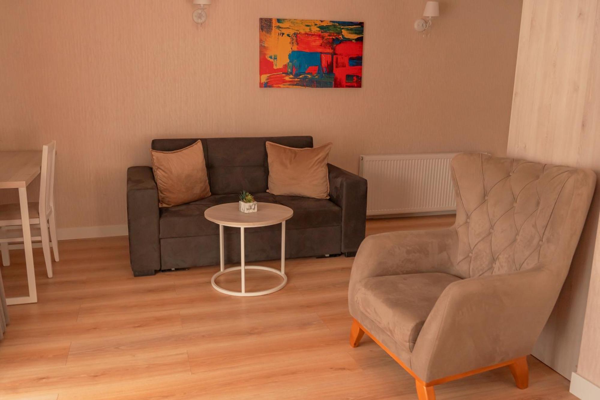 Hotel Well Inn Тбилиси Екстериор снимка
