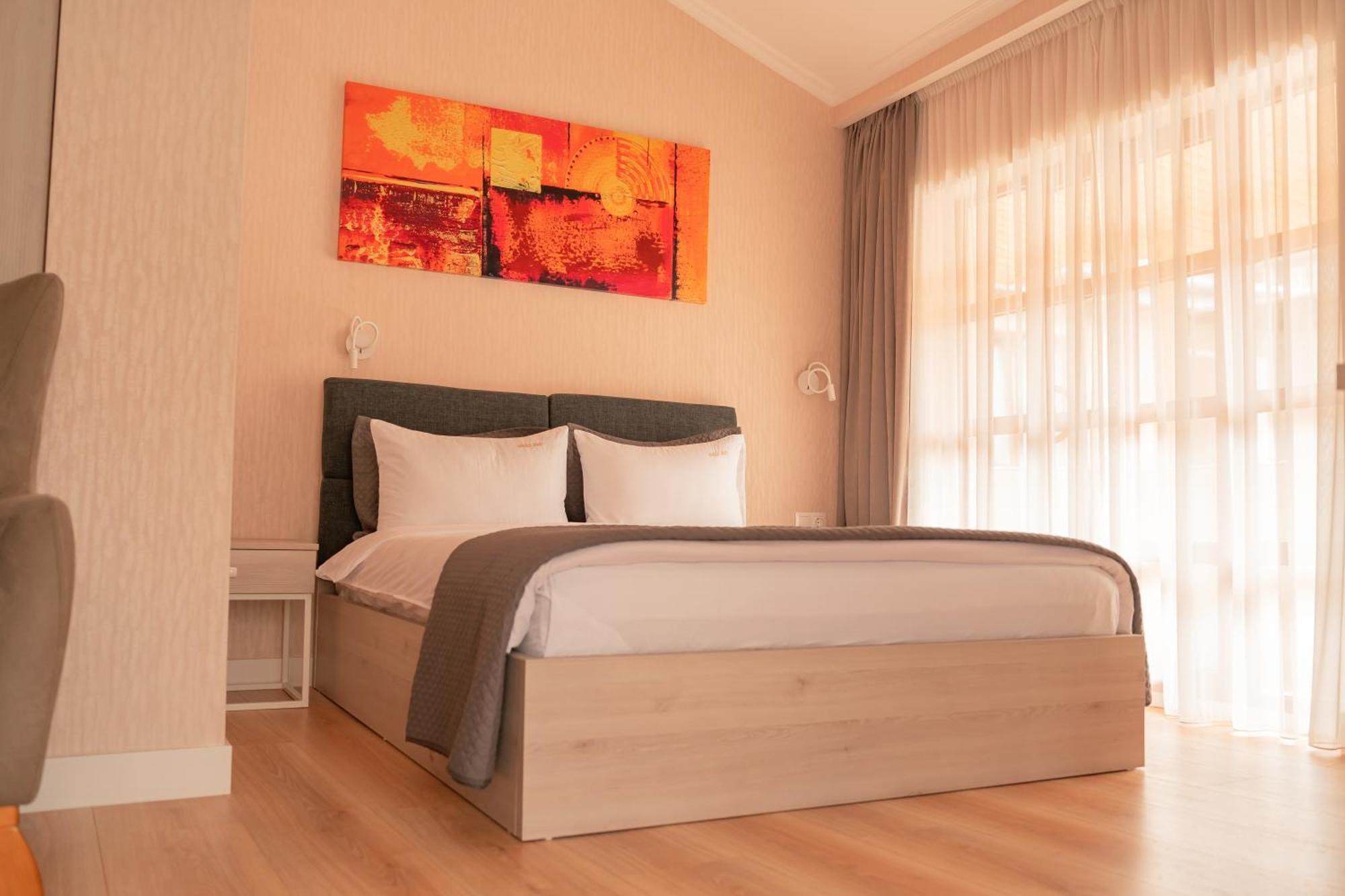 Hotel Well Inn Тбилиси Екстериор снимка