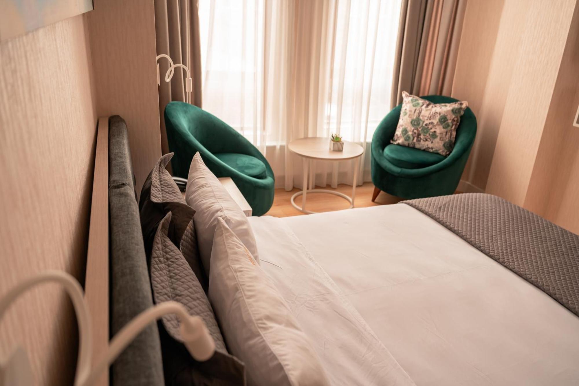Hotel Well Inn Тбилиси Екстериор снимка