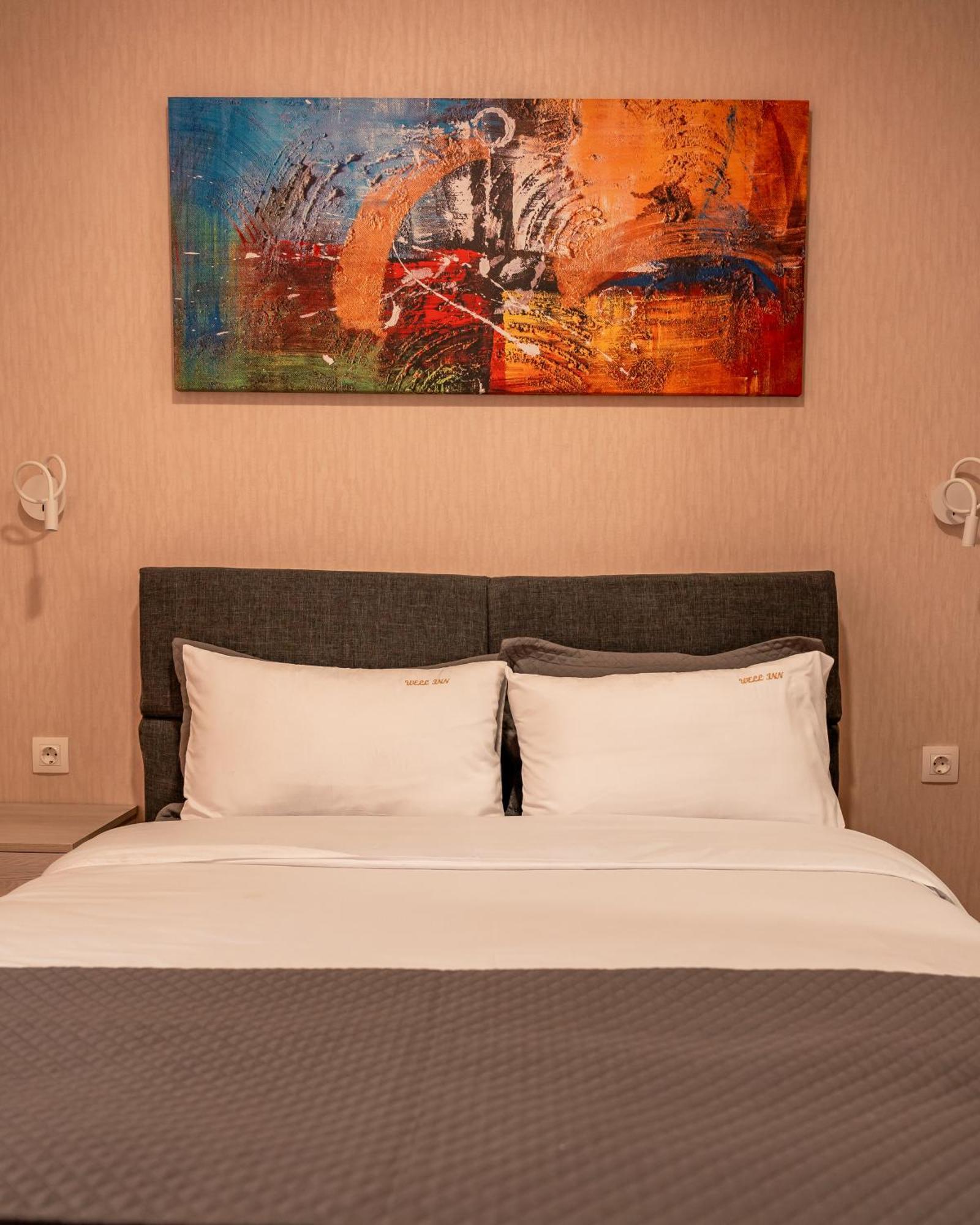 Hotel Well Inn Тбилиси Екстериор снимка