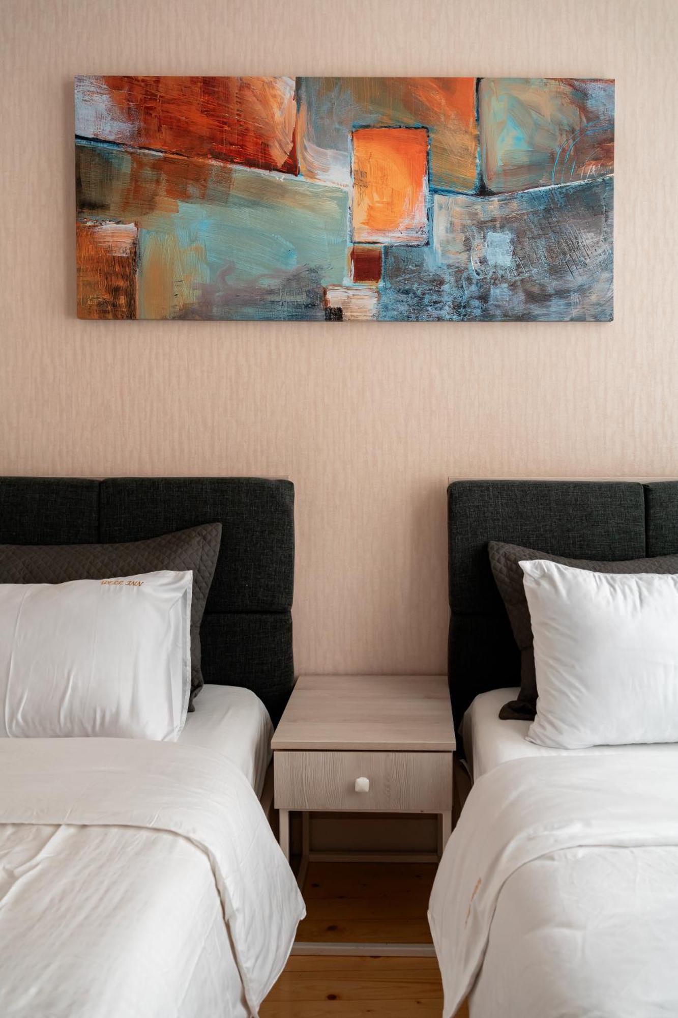 Hotel Well Inn Тбилиси Екстериор снимка